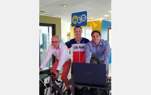 Le champion de France E-Cycling Geoffrey MILLOUR en visite chez notre partenaire titre KICLOS à Brest,